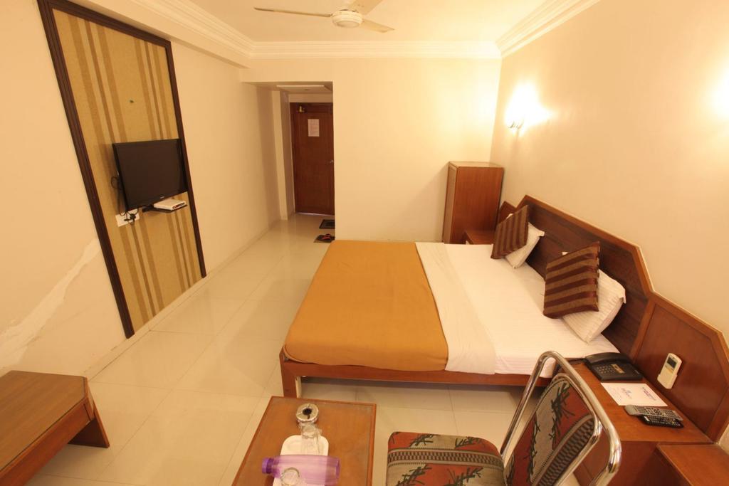 Hotel Prudent Βαντοντάρα Δωμάτιο φωτογραφία